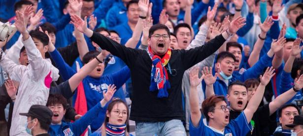 开云体育官方入口-比赛气氛燃爆，球迷尽情欢呼