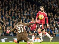 开云体育登录-曼联遭遇比赛挫折，仍有晋级希望的简单介绍