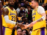 开云体育官方入口-爵士队大胜对手，展现出强大的整体实力