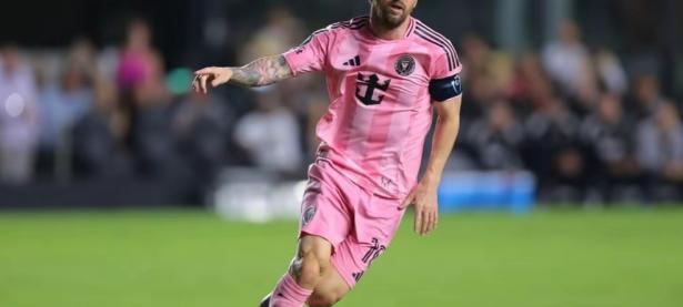 开云体育登录入口-梅西建功领衔！巴萨主场横扫对手，取得胜利