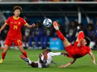 开云体育官网-顶尖女子足球队对决，赛场上的精彩绽放的简单介绍