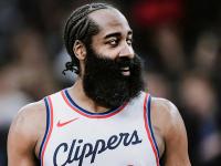 开云体育入口-快船击败猛龙，继续保持不败之地