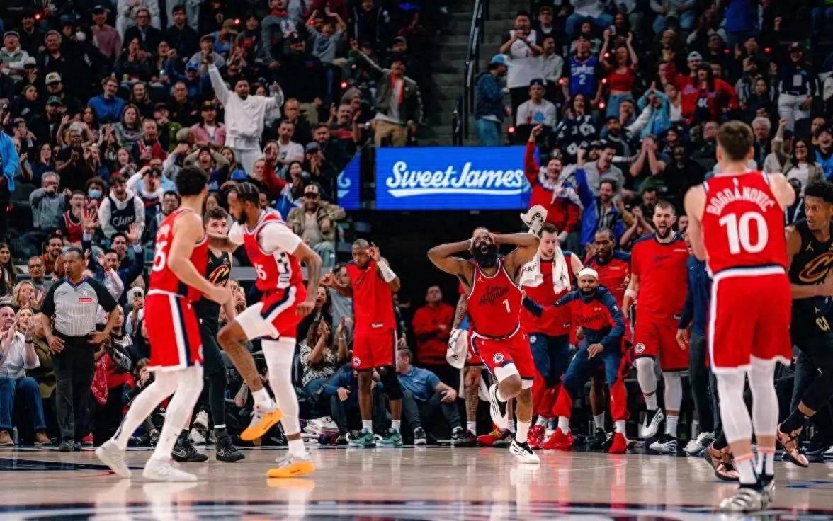 格勒鲁斯主场遭遇失利，排名位置下滑