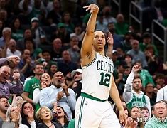 福尔图那队在比赛中取得重要三分