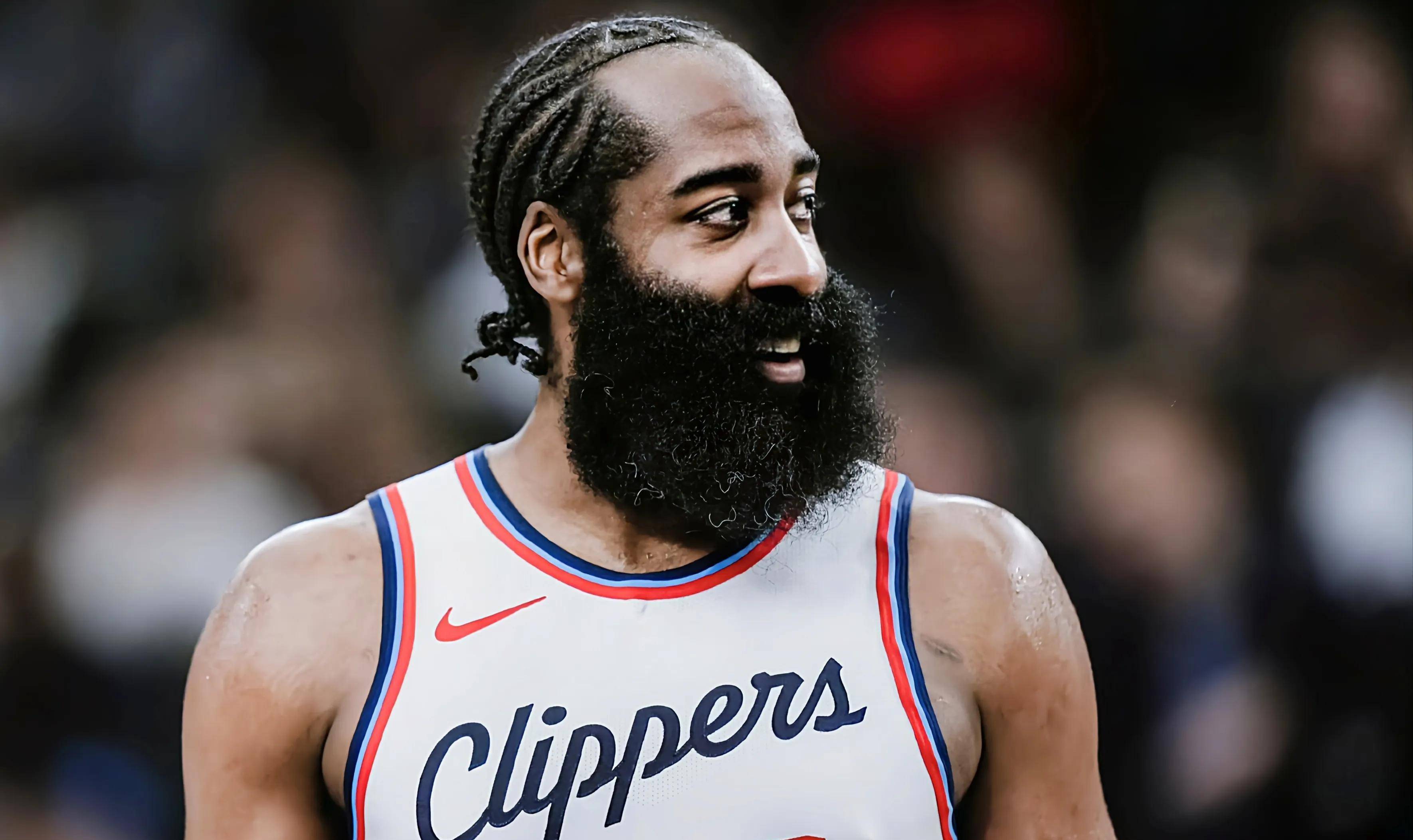 快船击败猛龙，继续保持不败之地