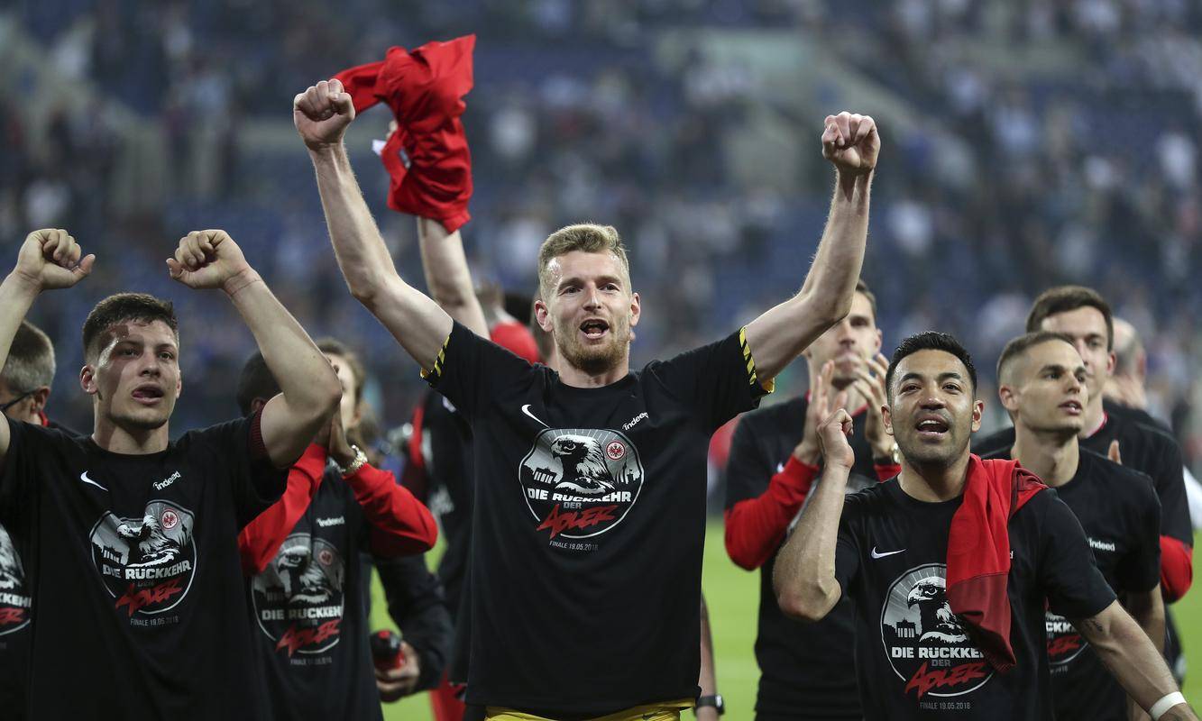 卢森堡足球队展现出色表现，夺得胜利