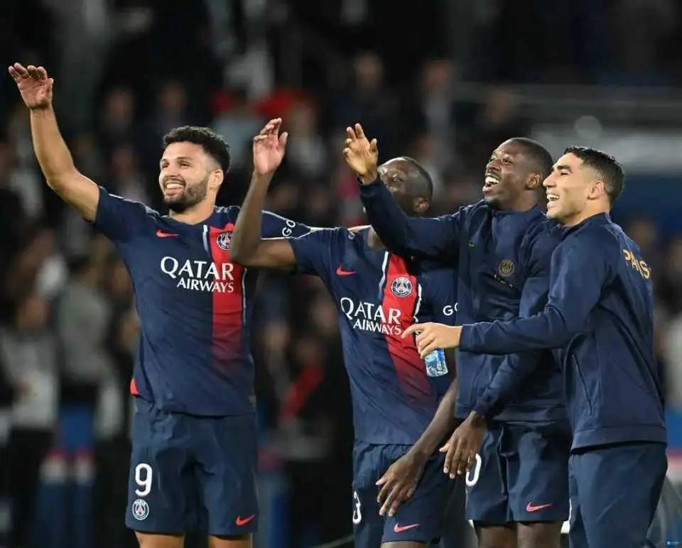 巴黎圣日尔曼引进荷兰后卫，巩固防守的简单介绍