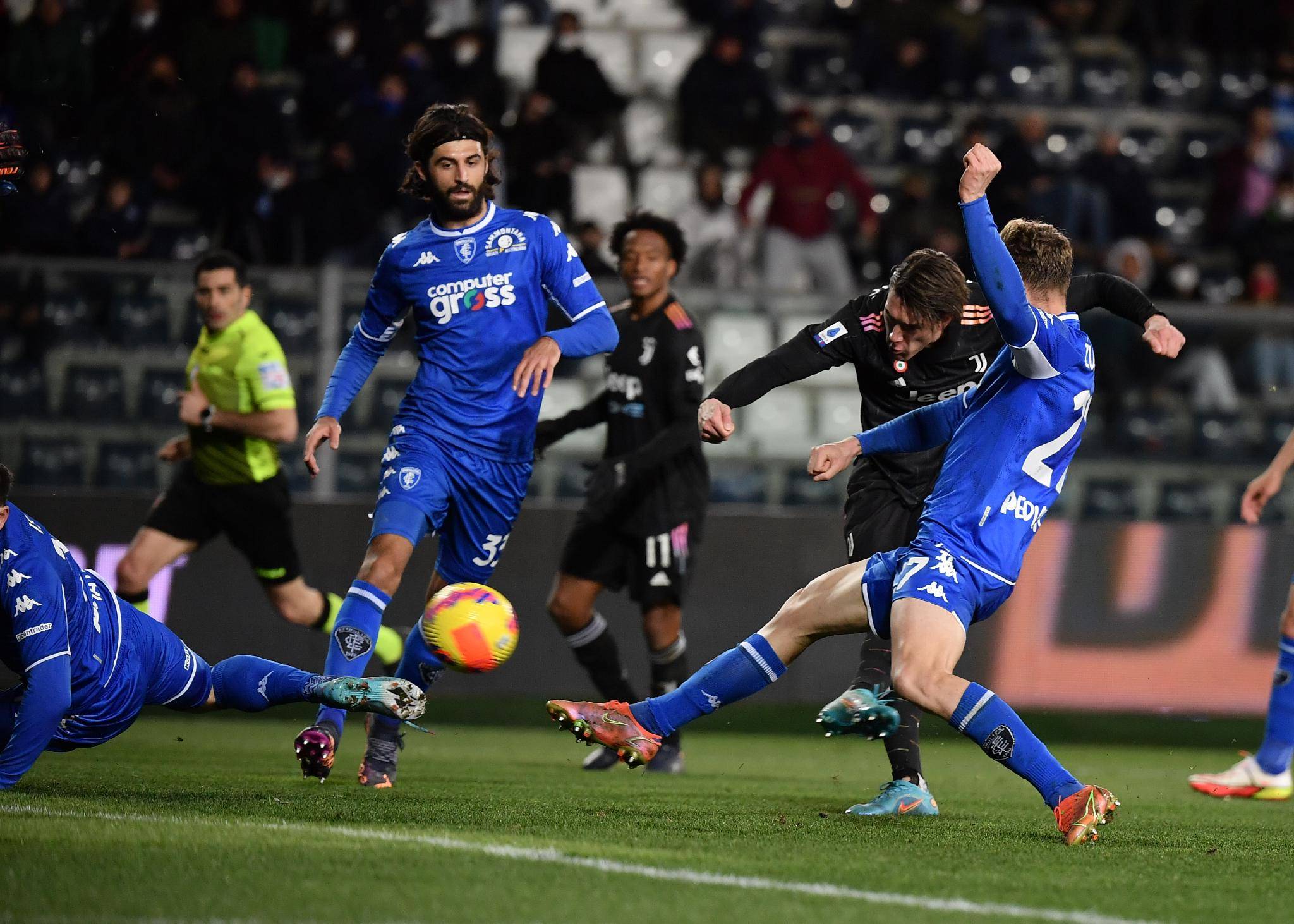 国际比赛中的一场势均力敌的对决