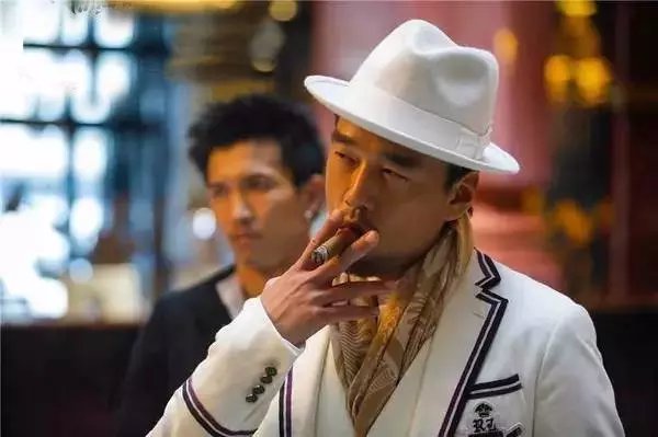 菲尔沙斯堡赢取三分,抢得积分榜宝座的简单介绍 菲尔沙斯堡赢取三分,抢得积分榜宝座的简单介绍