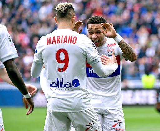 包含亚眠客场不敌里昂，联赛形势不容乐观的词条