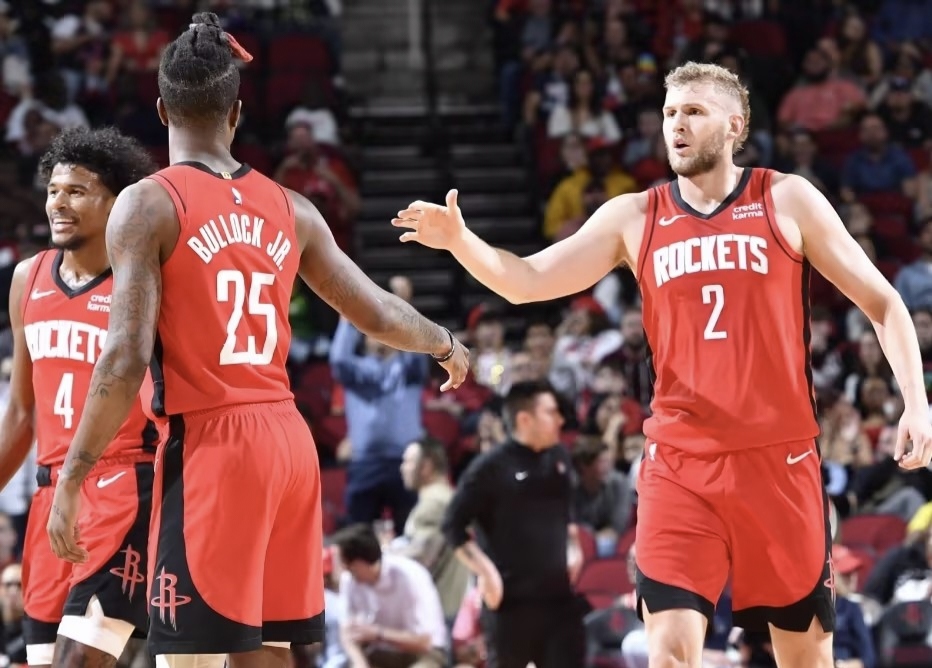 火箭双核合砍分轻取开拓者,取得四连胜的简单介绍 火箭双核合砍分轻取开拓者,取得四连胜的简单介绍