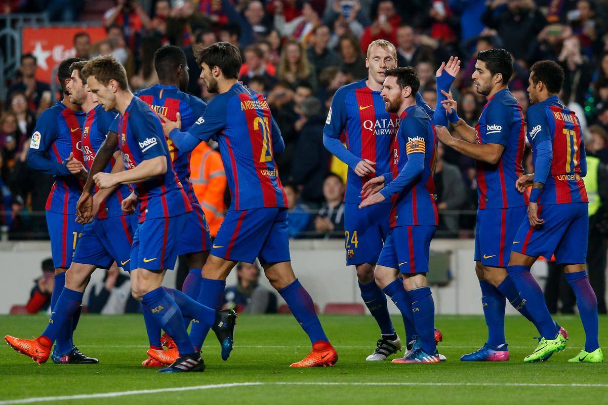 包含摩洛哥球队卡萨布兰卡迎接欧冠比赛挑战的词条