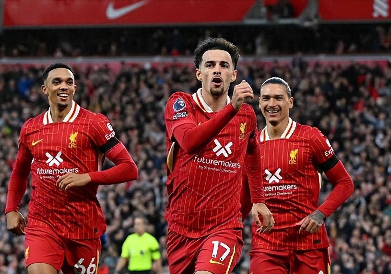 曼城主场大胜，追赶英超领头羊