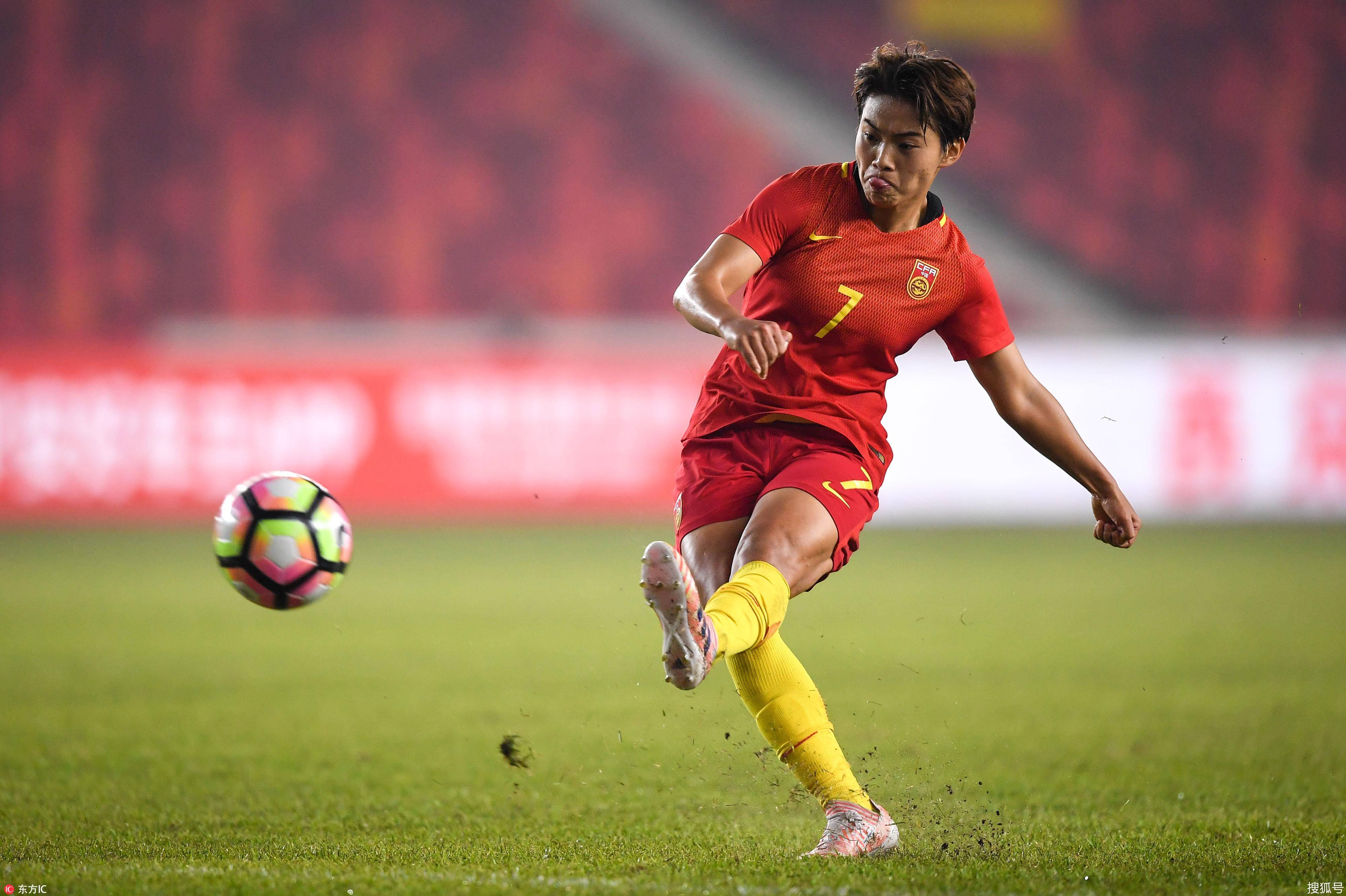 亚洲足球明星在赛季揭幕展现实力