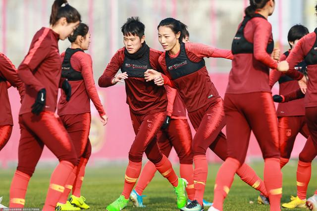 包含泰国女足教练团队调整,力求提高球队整体实力的词条 包含泰国女足教练团队调整,力求提高球队整体实力的词条