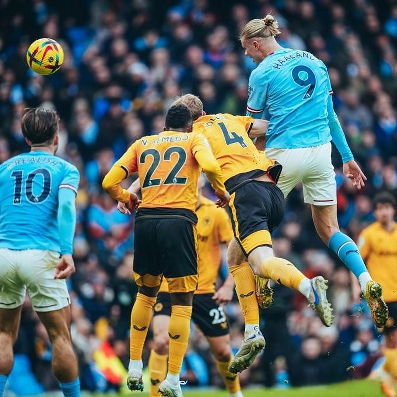 球队传控短打战术崛起,展现持球优势 球队传控短打战术崛起,展现持球优势