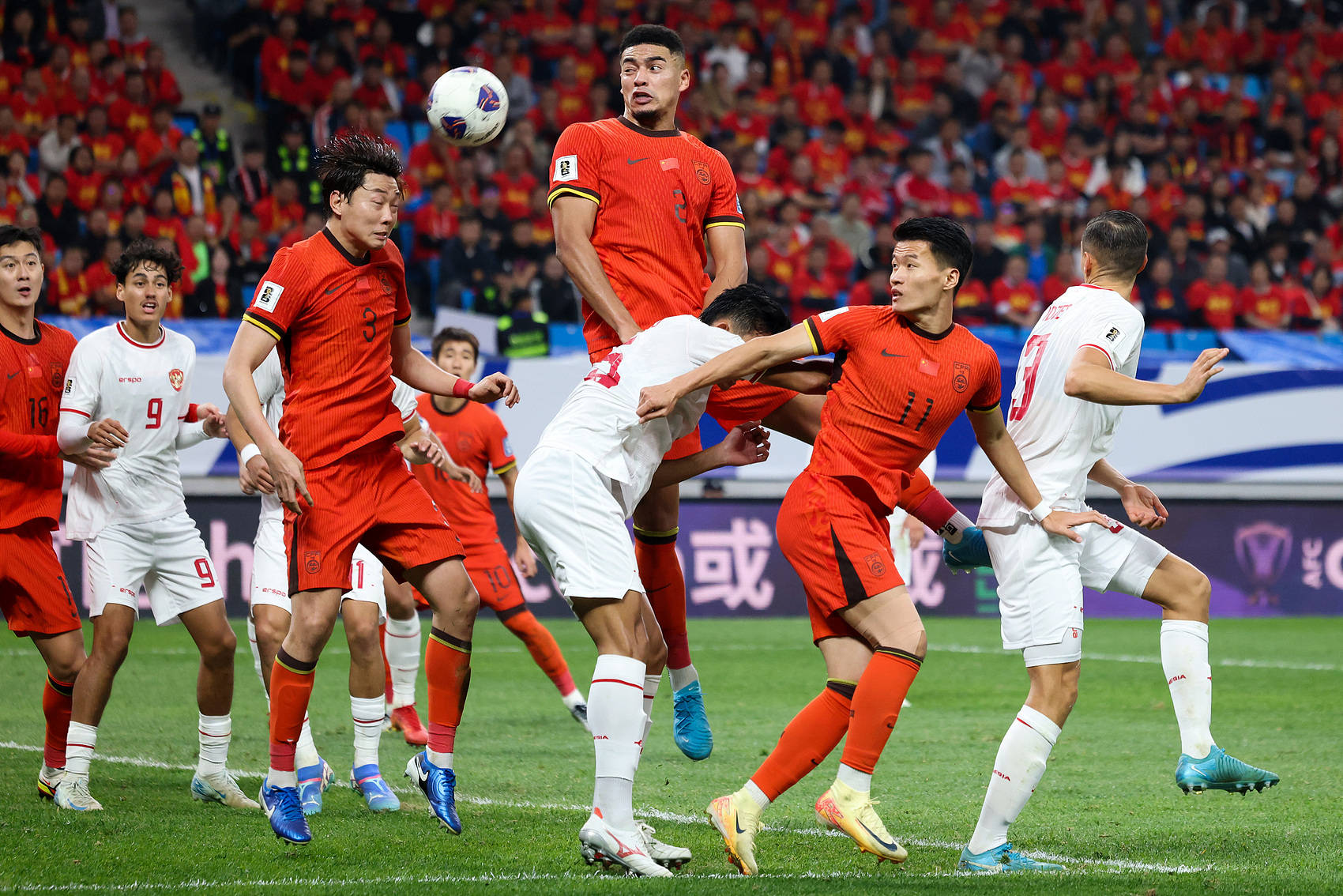 包含国内足球赛事再度热烈展开,场面激烈的词条 包含国内足球赛事再度热烈展开,场面激烈的词条