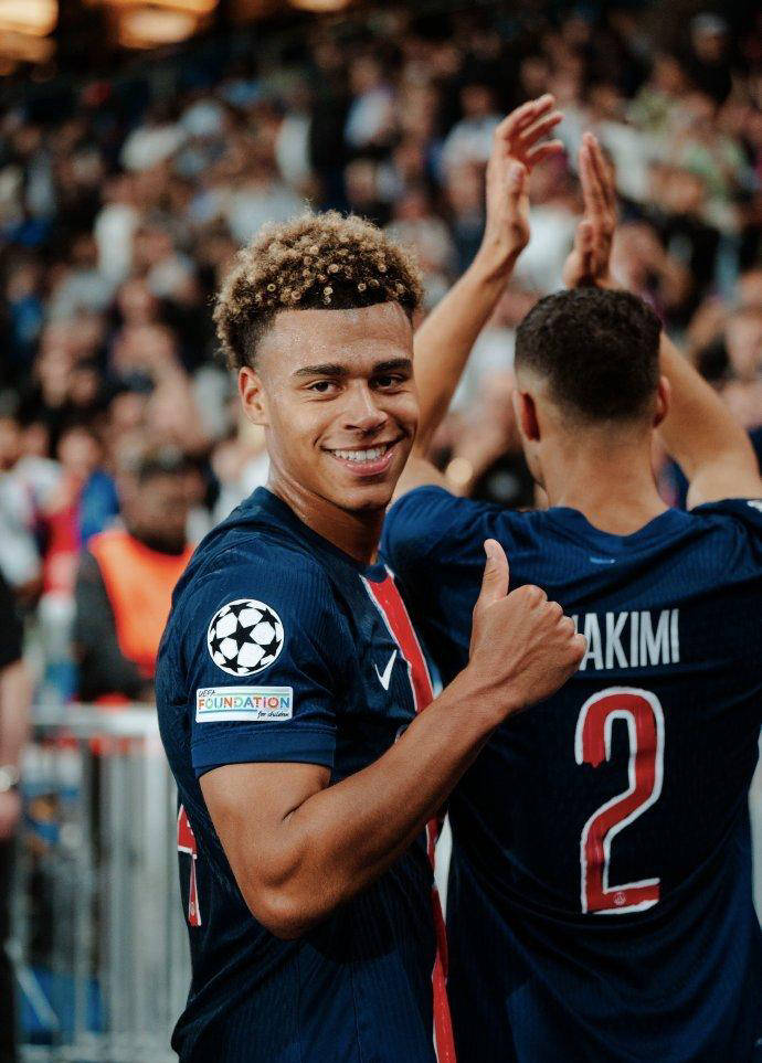 法国球员因伤退役,球迷感慨不已 法国球员因伤退役,球迷感慨不已