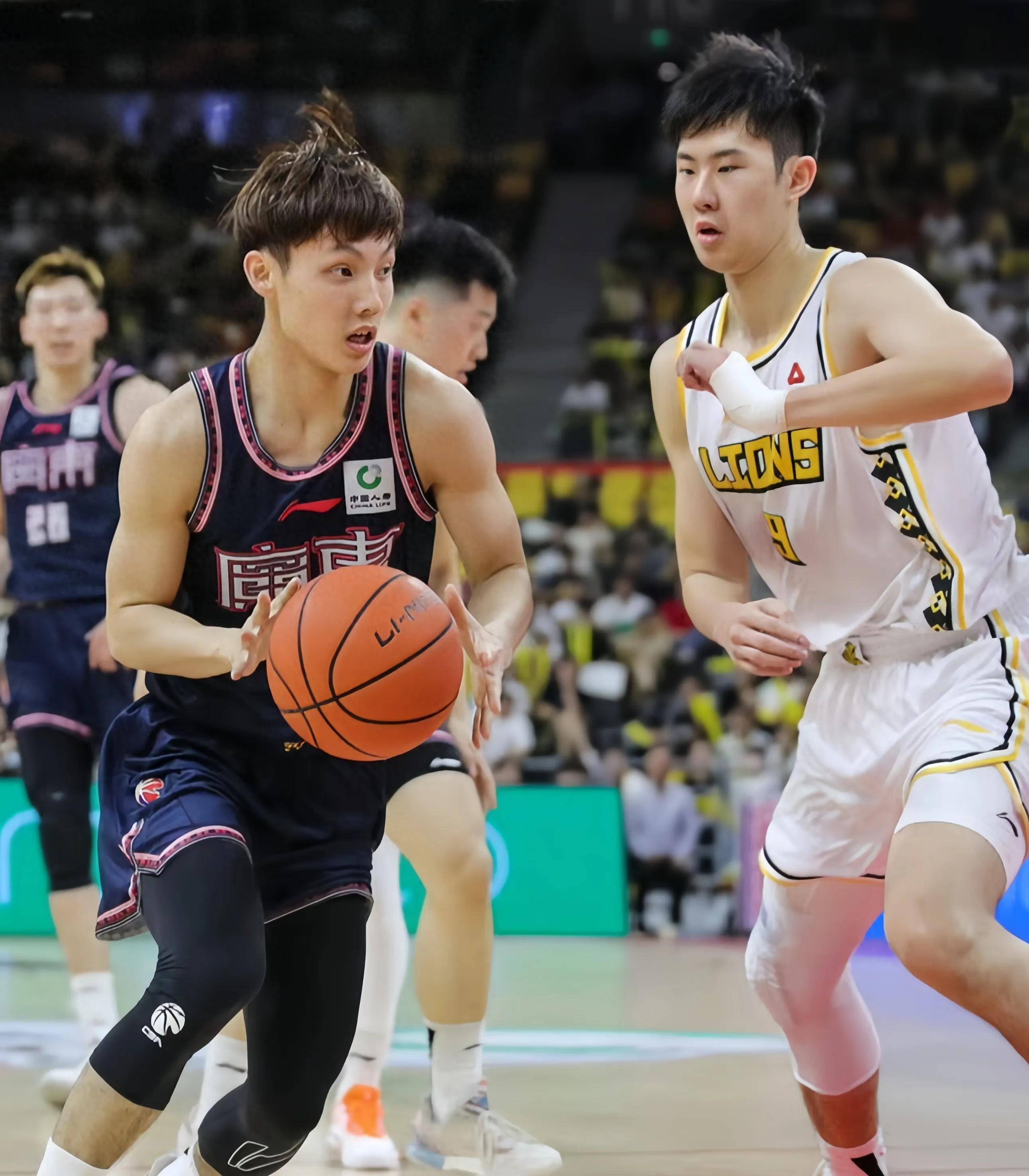 辽宁男篮大胜对手，保持不败纪录