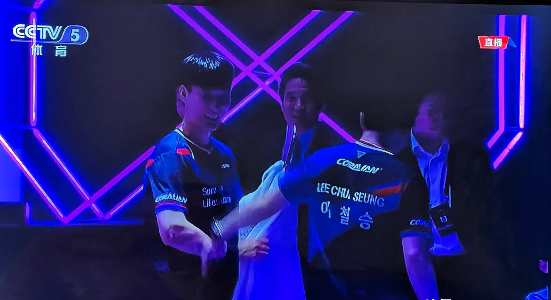 韩国球队实力无可匹敌，赛场上获得压倒性胜利