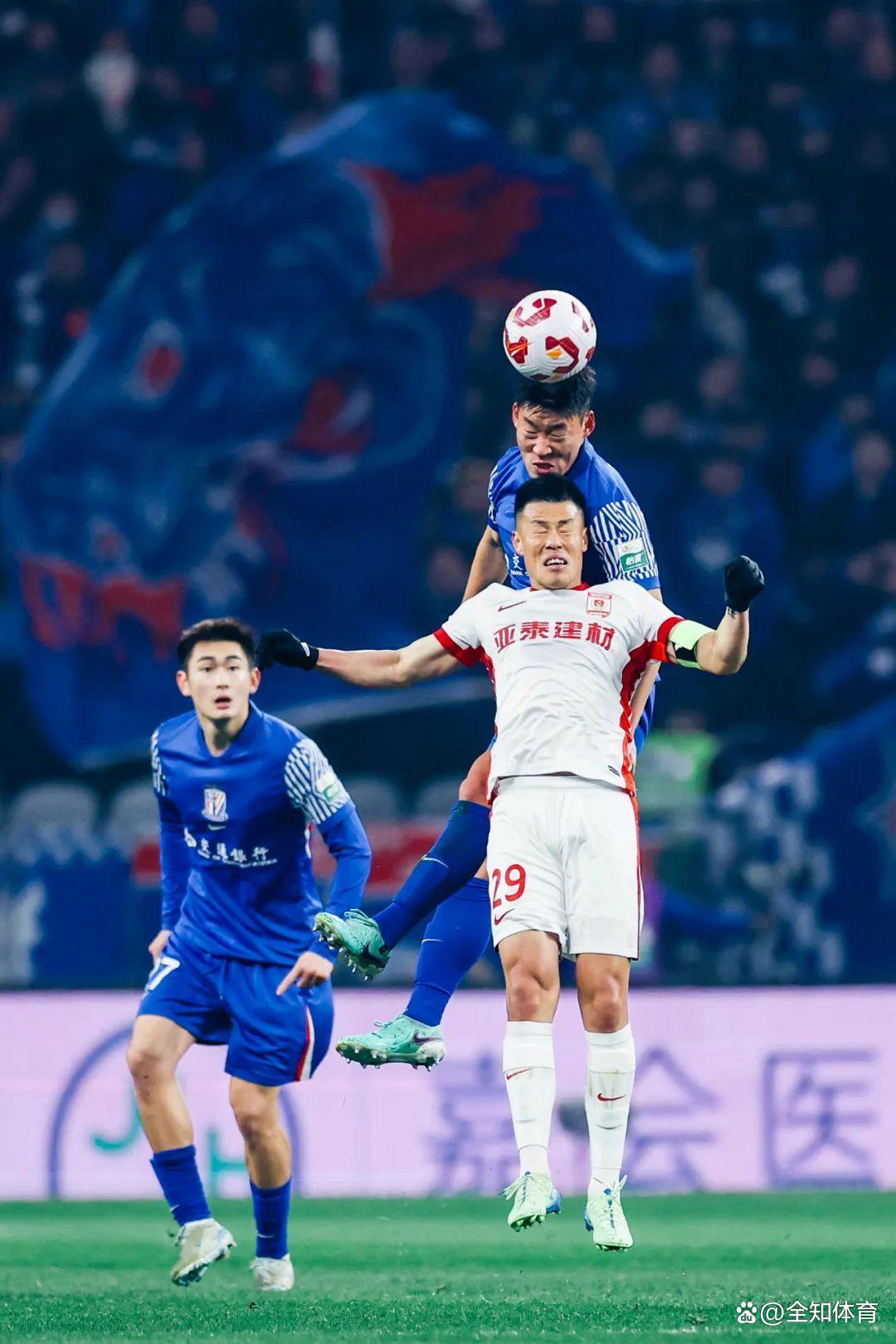 包含北京恒大客场挑战上海绿地申花，对决一触即发的词条